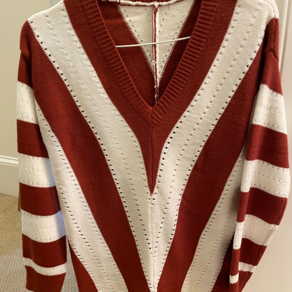 Amazon v neck striped sweater